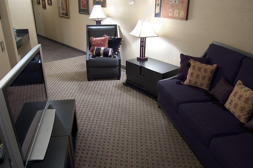 Radisson Airport Colorado Springs