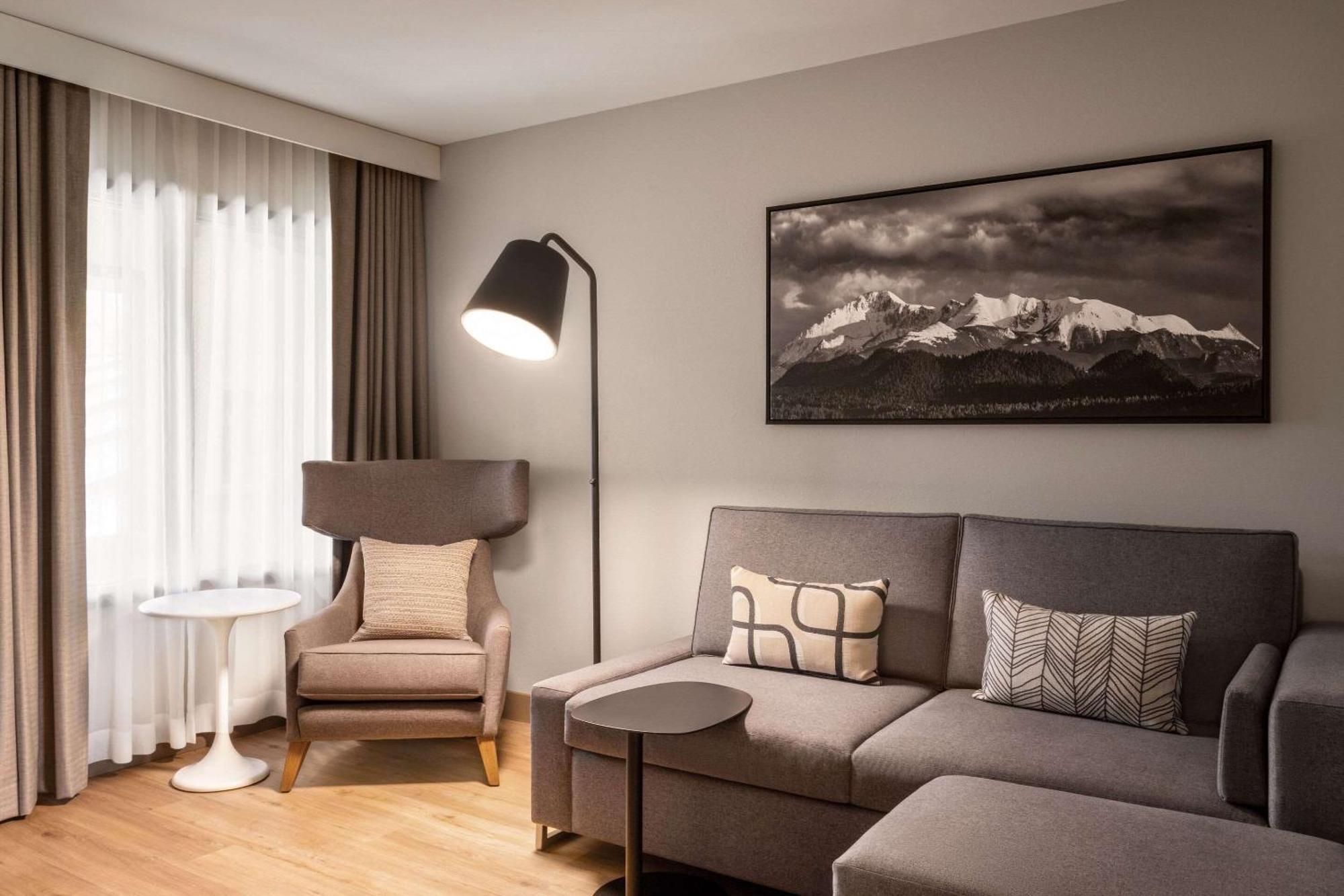 Radisson Airport Hotel