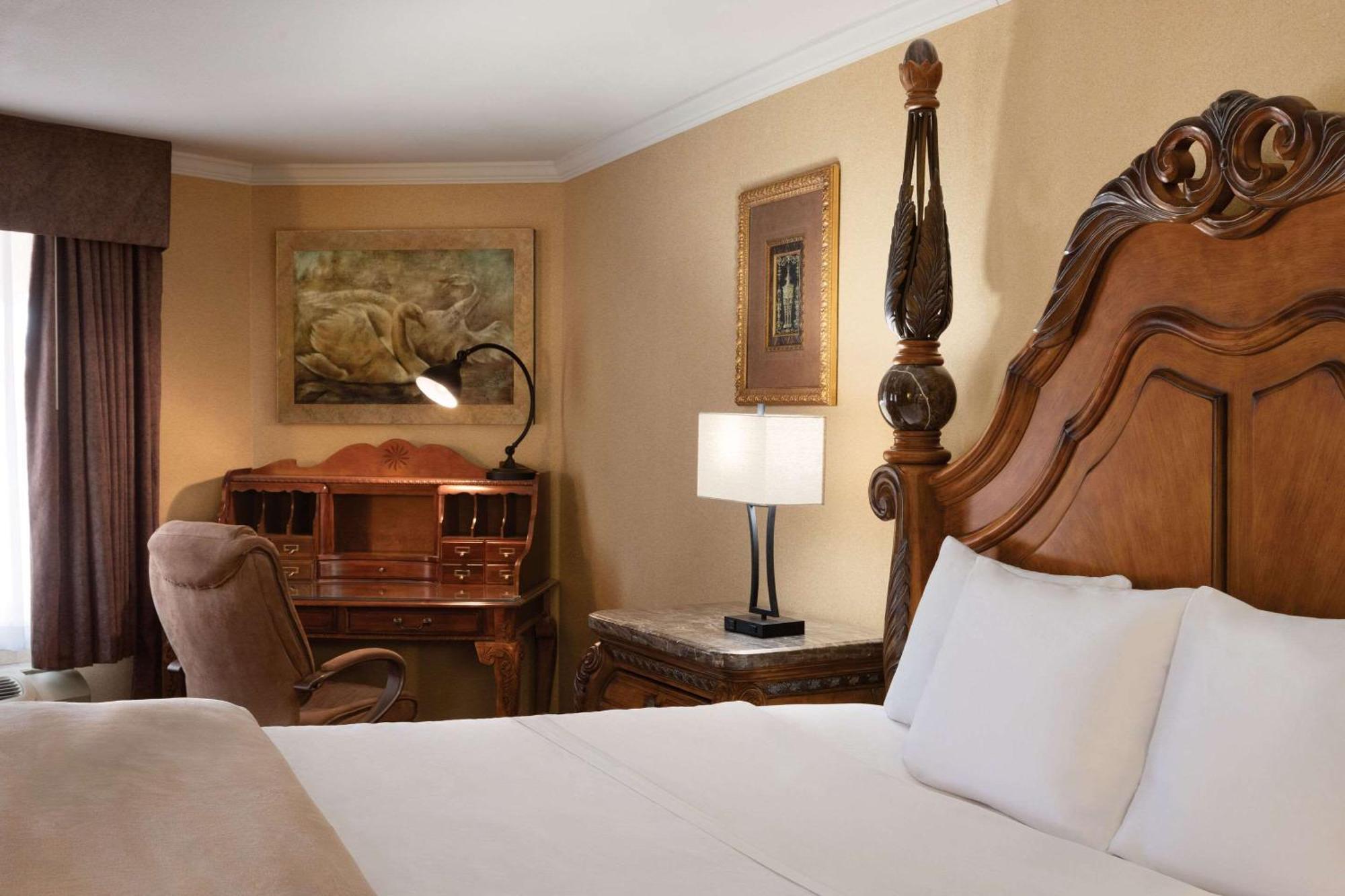 Radisson Airport Hotel Colorado Springs